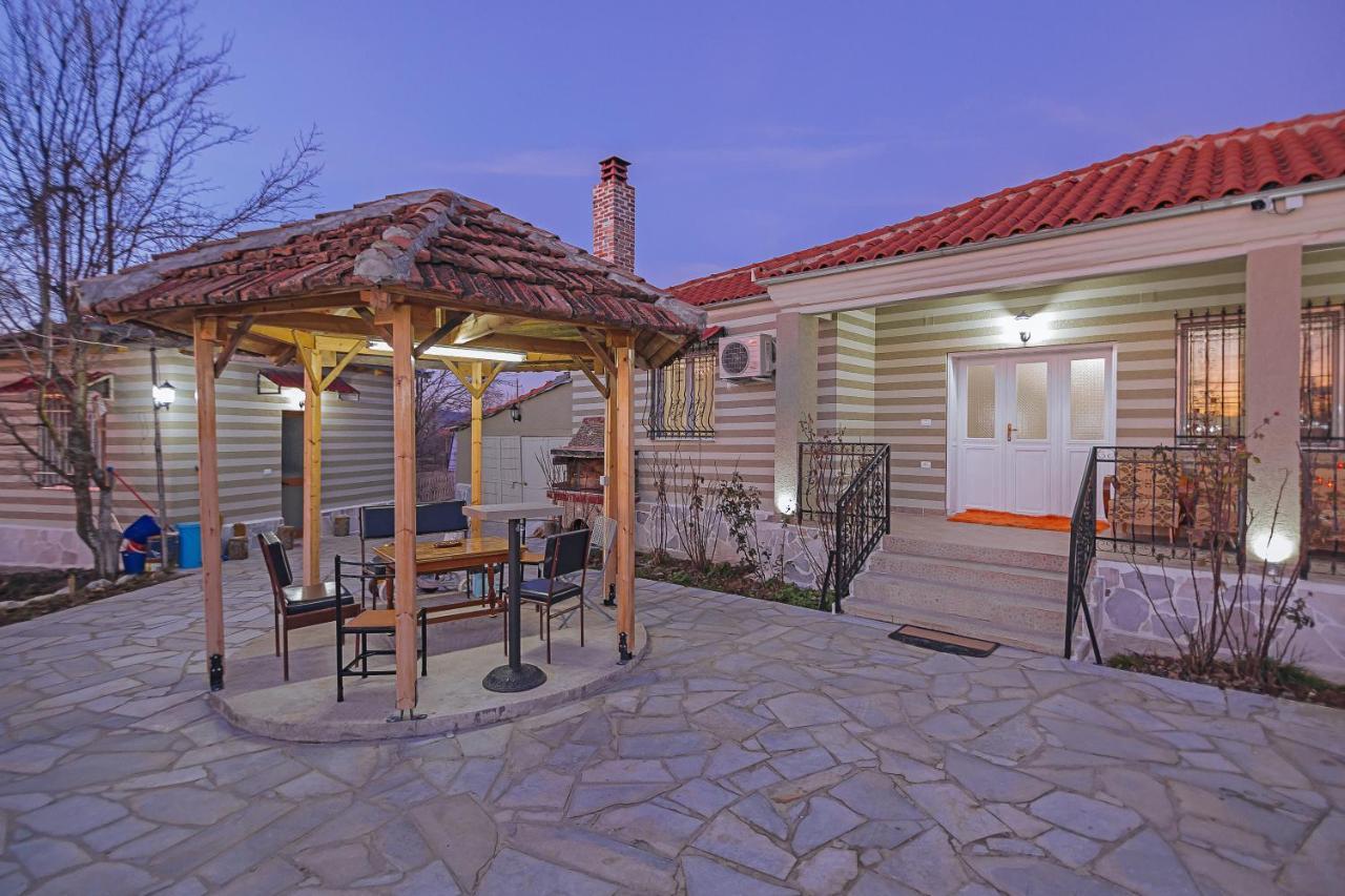Vila 1 Korça Kültér fotó